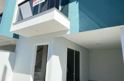 Sobrado a 400 metros da praia com tres quartos sendo uma suite