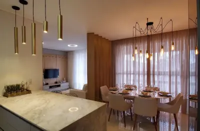 Lindo apartamento no centro de balneario piçarras com tres suites .