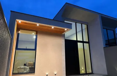 Linda casa com tres quartos em uma localização preveligiada