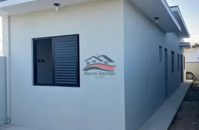Linda casa recém construída  no bairro golfinho - caraguatatuba-sp