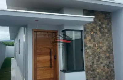 Linda casa em construção no bairro golfinho - caraguatatuba-sp