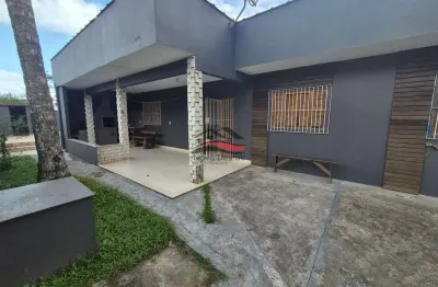 Linda casa com piscina próximo a praia do massaguaçu- caraguatatuba-sp