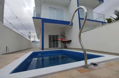 Sobrado com 3 quartos e piscina em caraguatatuba-sp