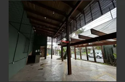 Ponto comercial e 2 banheiros à venda, 256 m² centro de caraguatatuba-sp