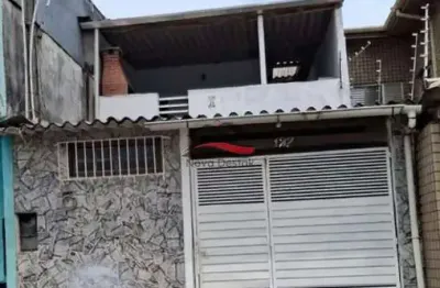 Sobrado com 2 dormitórios para locação no jd, das palmeiras - caraguatatuba -sp