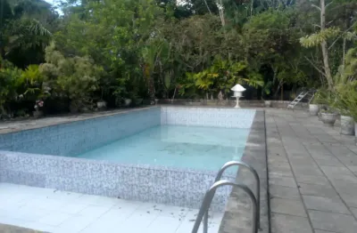 Via imóveis aluga e adm casa em granja com  piscina e área de reserva ambiental