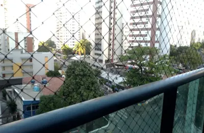 Posso mostrar qualquer dia apartamento desocupado tem 100 m 3 quartos  sendo uma suíte armários embutidos banheiros com box sala ampla para dois ambientes no endereço mais nobre da região pois fica na