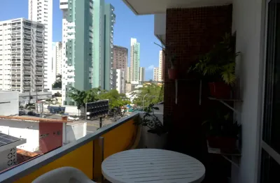 apartamento amplo com um preço justo com 3  quartos sendo 1  suíte numa excelente localização ótimo para quem gosta de correr na praia você vai andando para a melhor orla urbana do Estado de Pernambuc