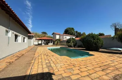 Chácara à venda, 3 casas, 5 suítes, piscina, condomínio terras de itaici, indaiatuba.