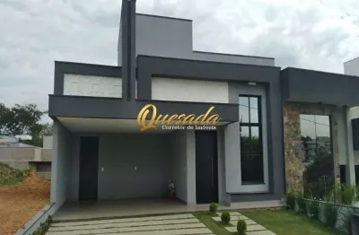 Charmosa casa térrea nova, à venda, com 3 dormitórios, suíte máster com closet, planejados, área gourmet, no condomínio jardim mantova, indaiatuba.