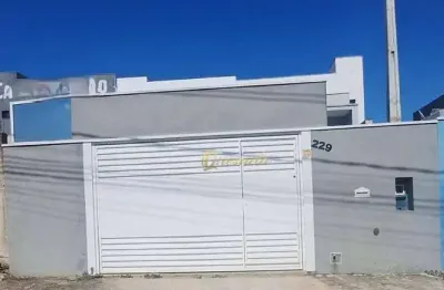 Casa térrea seminova à venda com 2 quartos, 1 suíte e quintal, no jardim veneza indaiatuba.