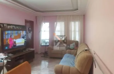Casa 4 dormitórios sendo 1 suíte com sacada - 3 banheiros, quintal lateral com churrasqueira e 3 vagas de garagem.