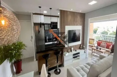 2 dormitórios, 2 banheiros (1 suíte), ar-condicionado, varanda gourmet integrada e 2 vagas cobertas. totalmente reformado e mobiliado.