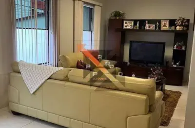 Casa térrea com 232m² de área construída em terreno 10x34 m² + edícula contendo 1 quarto, 1 sala, 1 cozinha, 1 banheiro, lavanderia