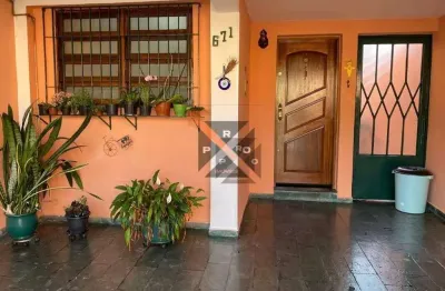 Casa térrea na mooca - 2 dormitórios-cozinha americana- quintal lateral-forno de pizza-edícula e 2 vagas