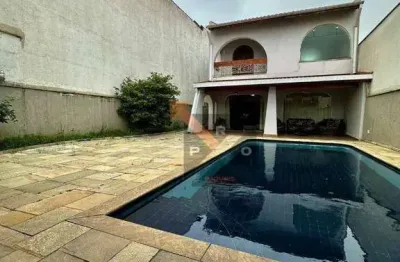 Sobrado com piscina - 04 dormitórios - 06 vagas de garagem