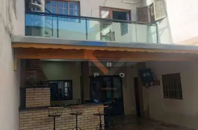 Sobrado 5 dorms sendo 1 suíte-piscina-área gourmet com churrasqueira-porteira fechada-3wcs-2 vagas
