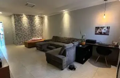 Casa com 3 quartos à venda na Rua Alessandro Volta, Centro, Araras