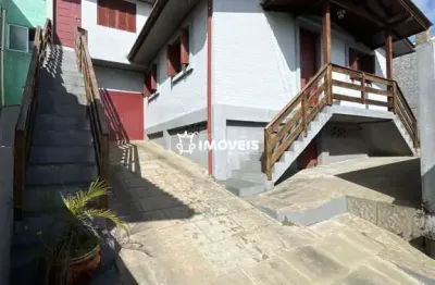 Excelente casa semimobiliada com 05 dormitórios no bairro nossa senhora de fátim
