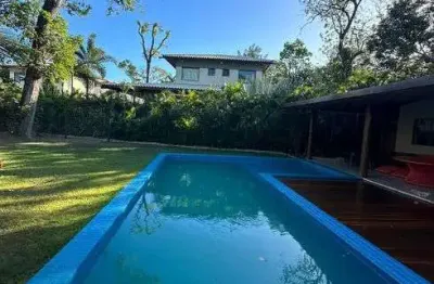 Casa em praia do forte com 4|4, 03g e 370m² | terreno 800m²