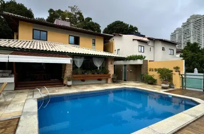 Mansão com 04 suítes em condomínio fechado quinta do candeal salvador ba