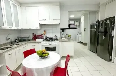 Horto florestal 5/4 com dependência apartamento no horto florestal.