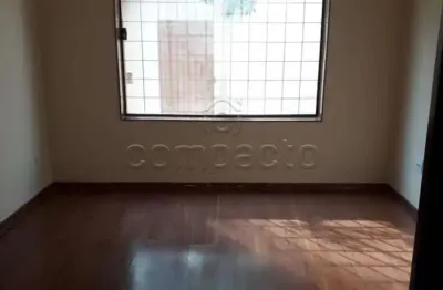 Casa com 4 quartos para alugar na Avenida Portugal, Centro, Araraquara