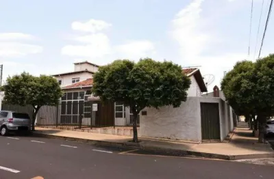 Casa com 4 quartos à venda no Centro, Mirassol 