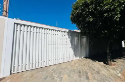 Casa com 3 quartos para alugar na Rua Alexandre Floriano, Jardim Maracanã, São José do Rio Preto