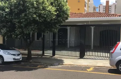 Casa comercial reformada com 400m² - localização privilegiada.