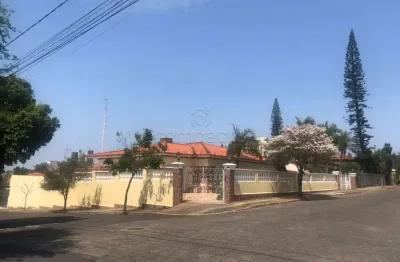Casa com 4 quartos e piscina à venda, 450m² - garça/sp