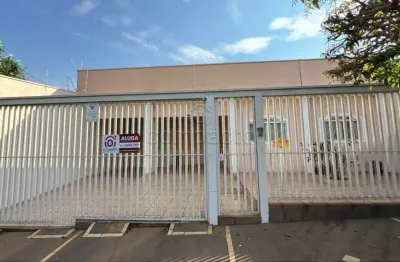 Casa com 3 quartos planejados, suíte e espaço gourmet - jardim bordon