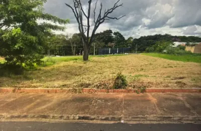 Excelente terreno medindo 2.672,15m² - bairro universitário.