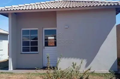 Casa com 2 quartos para alugar na Rua Maria Alarcon, Residencial Gumercindo de Seta, São José do Rio Preto