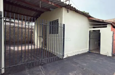 Casa com 2 quartos para alugar na Rua Ana Rita Camacho, Vila Elmaz, São José do Rio Preto