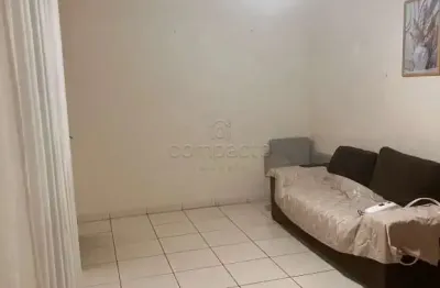 Casa com 2 quartos para alugar na Avenida Da Saudade, Centro, Guapiaçu