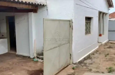 Casa para alugar com 2 quartos e ampla garagem, 60m² - parque industrial