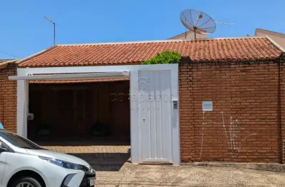 Casa com 3 quartos para alugar na Rua Frei Roque Biscione, São Francisco de Assis I, Mirassol