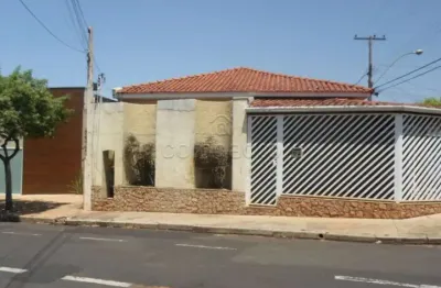Casa com 4 quartos para alugar na Rua São Domingos, Vila Nossa Senhora Aparecida, São José do Rio Preto