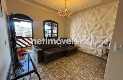 Casa com 4 quartos à venda na Rua Refinaria Cubatão, Petrolândia, Contagem