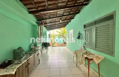 Casa com 4 quartos à venda na Sapucaia, Contagem 