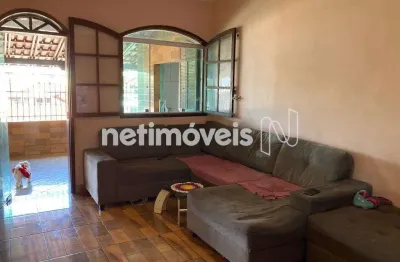 Casa com 3 quartos à venda no Petrolândia, Contagem 