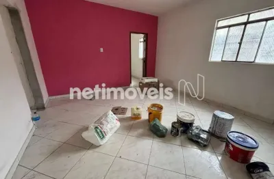 Casa com 2 quartos à venda no Petrolândia, Contagem 