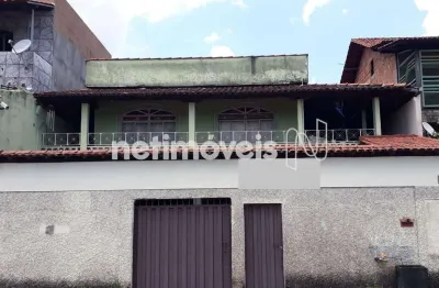 Casa com 3 quartos à venda na Rua Benzol, Petrolândia, Contagem