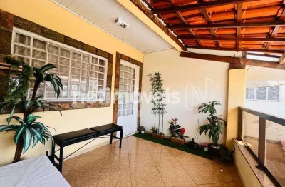 Casa com 4 quartos à venda no Petrolândia, Contagem 