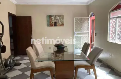 Casa com 5 quartos à venda no Petrolândia, Contagem 