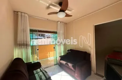 Casa com 3 quartos à venda no Petrolândia, Contagem 