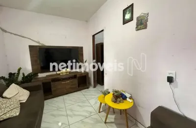 Casa com 2 quartos à venda no Petrolândia, Contagem 