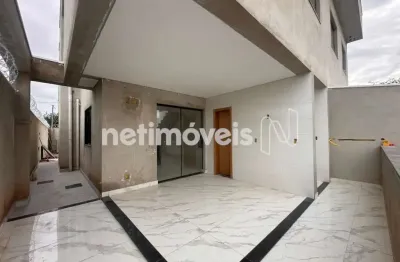 Casa com 3 quartos à venda no Tiradentes, Betim 