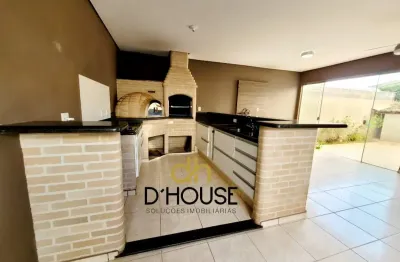 Uma casa linda e cheia de charme esperando por você !!! Contem: 03 dormitórios sendo 1 suite com armários planejados e ar condicionado-escada em mármore travertino-sala ampla integrada em 3 ambientes-